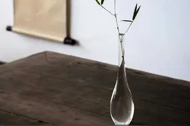 《清平乐》：宋朝的男人头上也插花，而且插的越多，级别越高图片