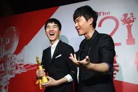 黄渤、邓超、张译奋斗半生才有的成绩，22岁的刘昊然只花了6年图片