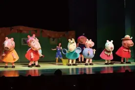 超火“小猪佩奇”8月底亮相石家庄水上公园！来场不一样艺术视觉汇演图片