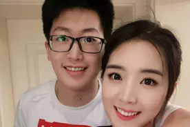 管泽元和余霜相恋三年和平分手！两人感情经历与微笑和苏小妍相似图片