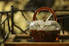 长期浓茶喝出重度贫血和骨折！这5种茶不能碰、3种人不适合喝茶图片