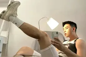 体育生小哥哥-可盐可甜可奶可狼图片