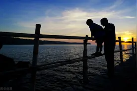 十几年未见的亲爸要复婚？我坚决不答应图片