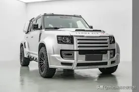 “银色战甲”的皮肤还是很威武的！路虎卫士强化版实拍图片