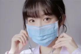 北大美女医学博士走红，一张“娃娃脸”惹人爱，评论区却阴阳怪气图片