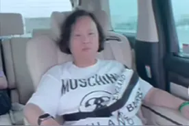 陈婉珍现身内地探望女儿孙女，身家百亿打扮朴素，窦骁当司机作陪图片