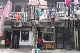 上海一大烦恼与马桶有关，市中心部分居民每天倒马桶等拆迁，最新改造计划来了图片