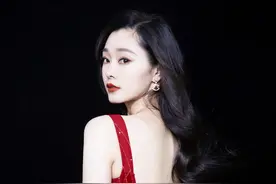 “旗袍女神”宋轶，成名背后的三次风波，和八个男人女人图片