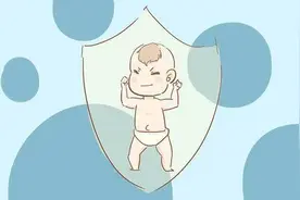 宝宝总往嘴里放东西，多大能改掉？图片