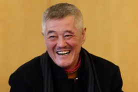 比肩赵本山，却因一场车祸失去所有，“老翟头”翟波的坎坷人生图片