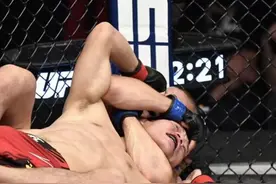 李景亮赛后发声：奇马耶夫发挥很好，是我做的不够好图片