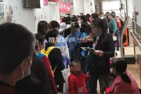 成都一医院排队两小时打针1分钟？省卫健委：已增加接种工作人手图片