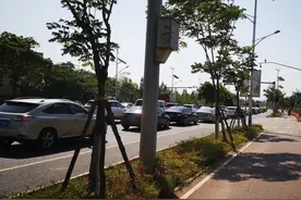 五一期间的昆明滇池王官湿地环湖东路大堵车图片