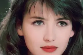 迷倒影坛的6位女明星，一个比一个绝色，有人被誉为“地球球花”图片