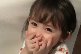 可爱在性感面前不值一提？被嘲时尚终结者的圆脸女孩是人间维他命图片