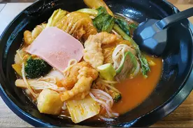 冬天吃麻辣烫，内行人必点7样菜，新鲜营养不压秤，老板直夸会吃图片