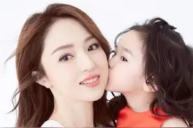 董璇霸气回应傍大款传言，拍戏生活两不误，高云翔惨到卖二手货图片