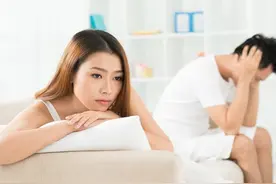 36岁女人哭泣：不应该把夫妻隐私告诉男闺蜜，后面婚姻毁了图片