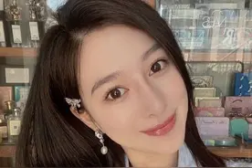 江苏台美女记者引争议，称镜头与本人有差距，却晒美照惹网友不满图片