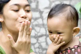 2岁多的孩子语言表达能力强、知识丰富，只因家人做到了这3点图片