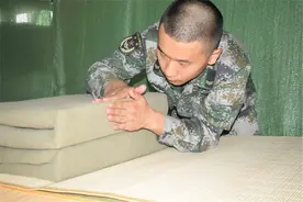 揭秘！兵哥哥的特殊“女朋友”图片