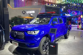 长城炮又一全新车型，新款救援炮实车亮相，标配拖车钩和绞盘图片