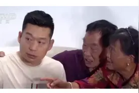 终于团圆了！两个儿子同天失踪，父亲28年边打工边找孩子，累了就回孩子丢失的地方原地等候图片