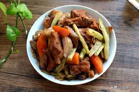 排骨不焯水，和四种蔬菜一起炖，营养美味更好吃，增强体质少生病图片