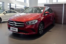 价格便宜的原装进口奔驰，空间比入门A级更大，带你看奔驰B级图片