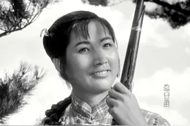 《地雷战》演被赵虎揪头发做地雷的玉兰，今86岁的鲁在蕴还好吗图片