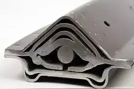 从汽车A柱看车辆安全性图片