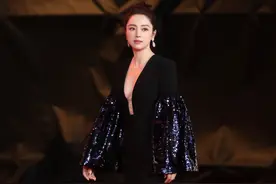 北京电影节开幕，巩俐最保守，周冬雨最小巧，董璇最开放图片