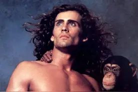 《人猿泰山》男主坠机去世，享年58岁，同行妻子和5位友人都遇难图片