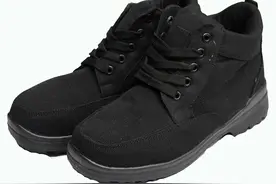 浅辨17轻便防寒鞋的真假图片