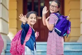 小学生的书包里没有书，装的到底是啥？难道学空气？图片
