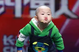 5岁上春晚，为父母挣数百万的张峻豪，如今为何没有任何消息了？图片