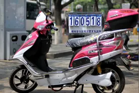 电动车要想跑300公里，需要配备多少Ah石墨烯电池？告诉你答案图片