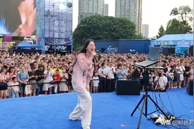 唐艺重庆户外开播遭举报，捐款5万还又唱又跳，回应一直有献爱心图片