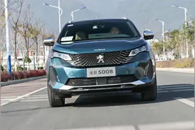 综合表现很全面，底盘似乎有“魔力”，试驾新款东风标致5008图片