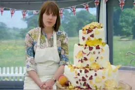 英烘焙达人曾以三层婚礼蛋糕勇夺冠军，如今却因偷窃面粉鸡蛋栽了图片