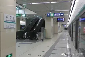 中国一条神秘地铁，60多年一直未完工，还留下个80年代的站台图片