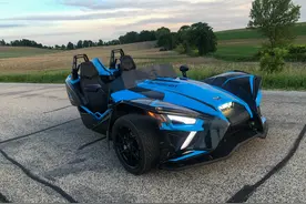 价值18万的“三蹦子”摩托车和跑车混血 还有“弹弓”模式图片