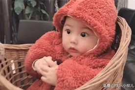 “背篓舅舅”火了，带娃搓麻将两不误！网友：宝宝你缺舅妈么？图片