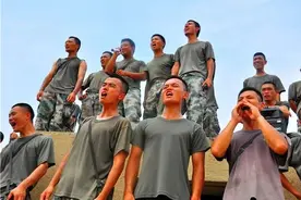 想找军训教官做男朋友，却不知怎么开口？过来人：可以现场测试图片