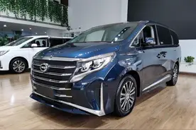 国产MPV中的“埃尔法”，2.0T+电动门，新传祺M8真霸气图片