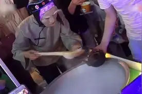 郑州“孟婆汤”火遍全网，喝过没忘记痛苦和伤心，却忘了带走垃圾图片