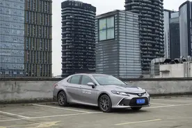 短试21款凯美瑞2.5G豪华版：月销破万的车，这次有什么改变图片