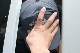 上热搜！韩国男子出狱后剪断电子脚镣连杀两人，此前曾有14次前科图片