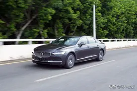 新款沃尔沃S90试驾！隔音好油耗低，怎么做到的？图片