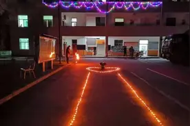 退伍前，这个兵哥哥求婚成功啦图片